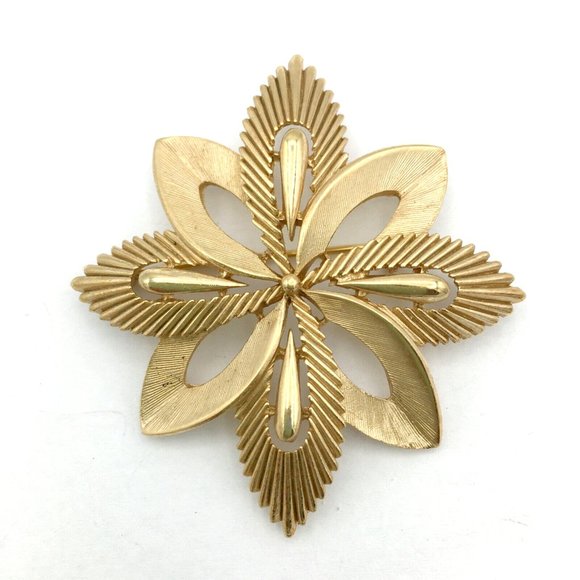 CROWN TRIFARI starburst flower brooch - vintage 1960s brushed gold-plate Mod pin - Picture 1 of 8